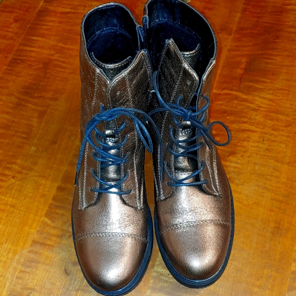 Shiny bronze boots